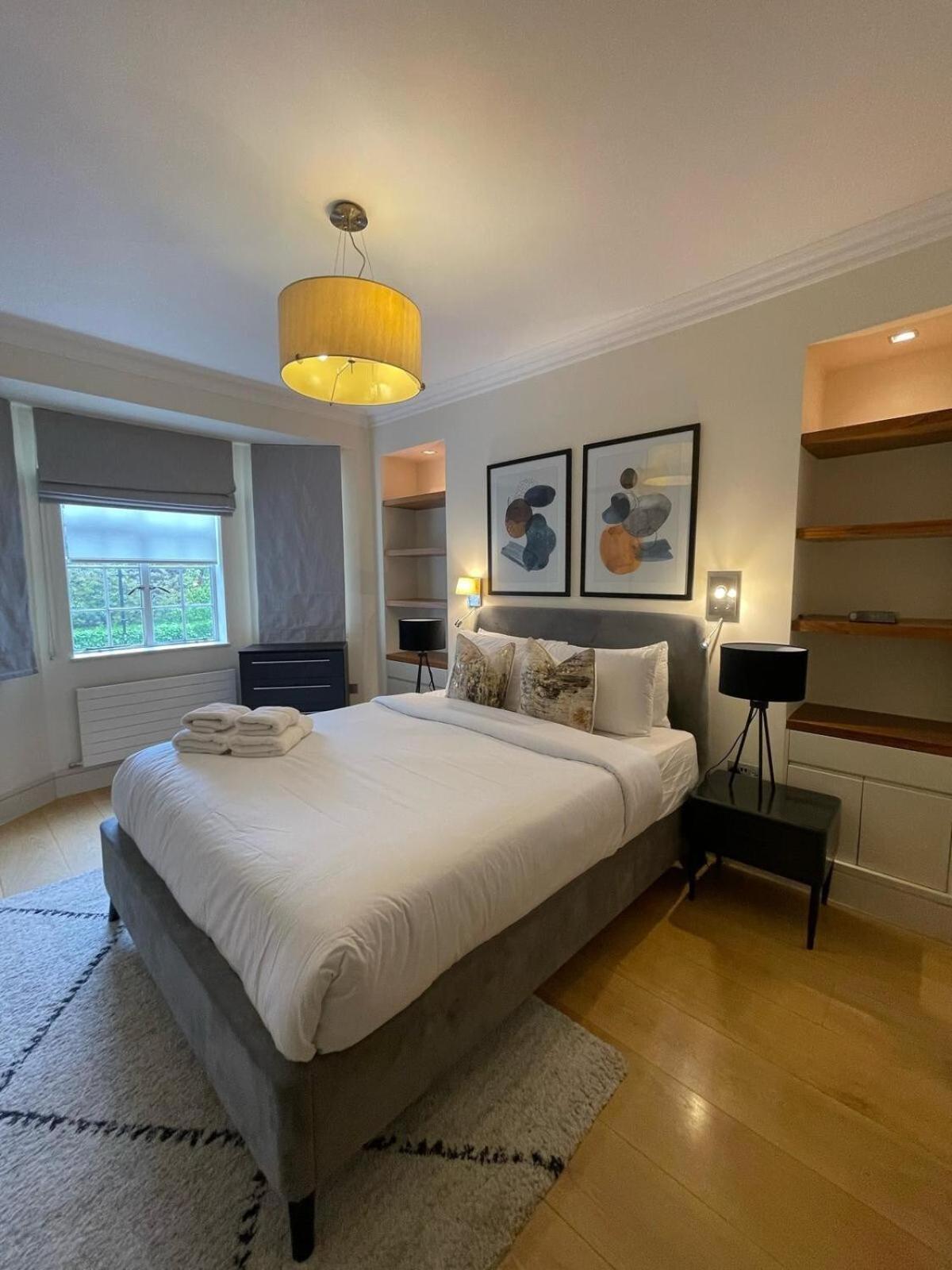 Apartment Luxury Three Bedroom In Kensington